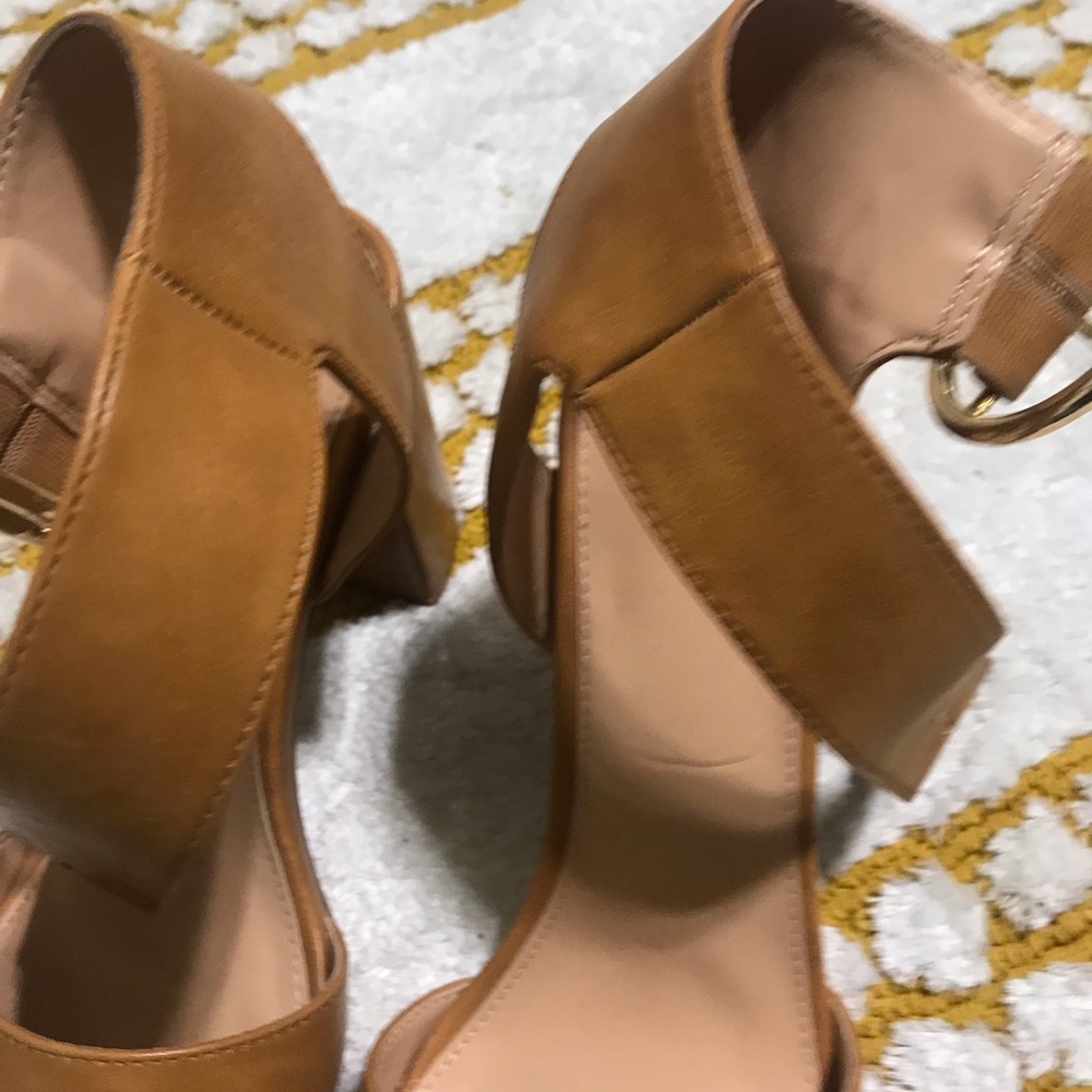 Tan sandals - Picture 2 of 3